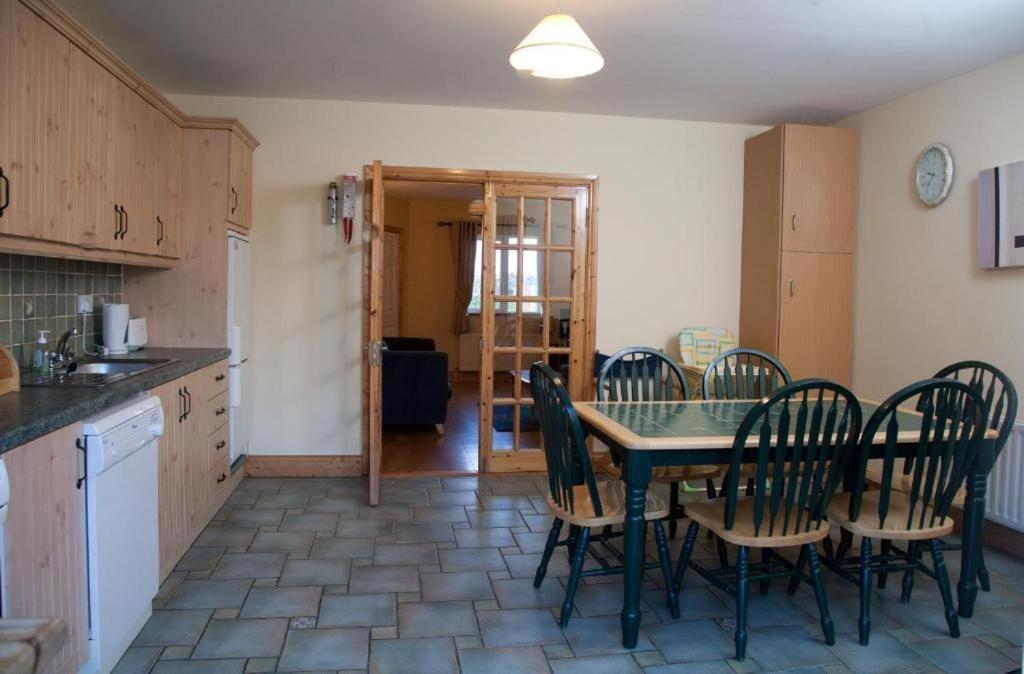 Ceol Na Mara Guest House Інішкрон Екстер'єр фото